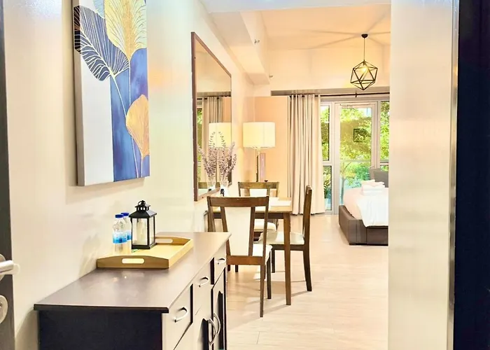 Santis Place At Eighty One Newport Blvd Across Naia Terminal 3 4*