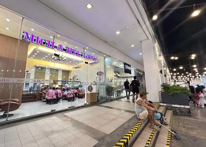 Santis Place At Eighty One Newport Blvd Across Naia Terminal 3 Manille
