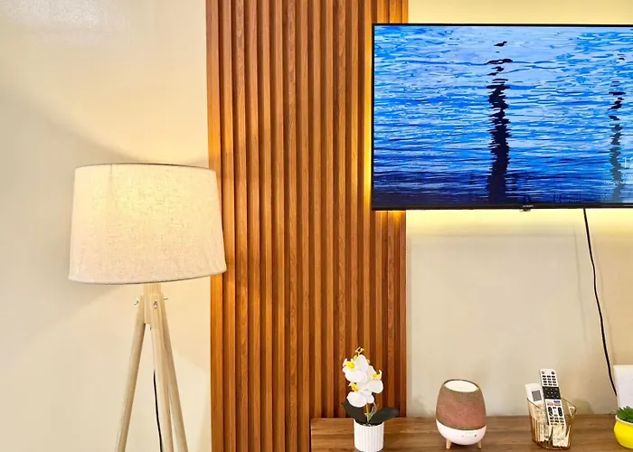 Appart hôtel Santis Place At Eighty One Newport Blvd Across Naia Terminal 3 Manille